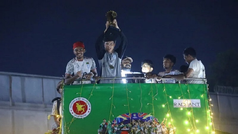 দুইবারের মুকুটে ইতিহাস,যুবাদের বিজয়ে উচ্ছ্বাসে ভাসল বাংলাদেশ